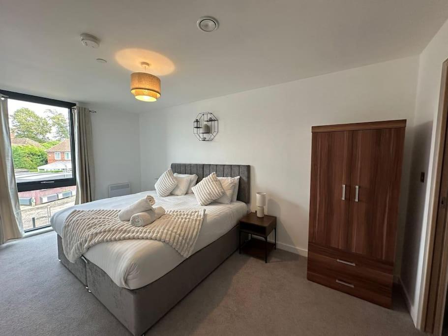 Stylish Central York Apartment Free Parking & Gym Экстерьер фото